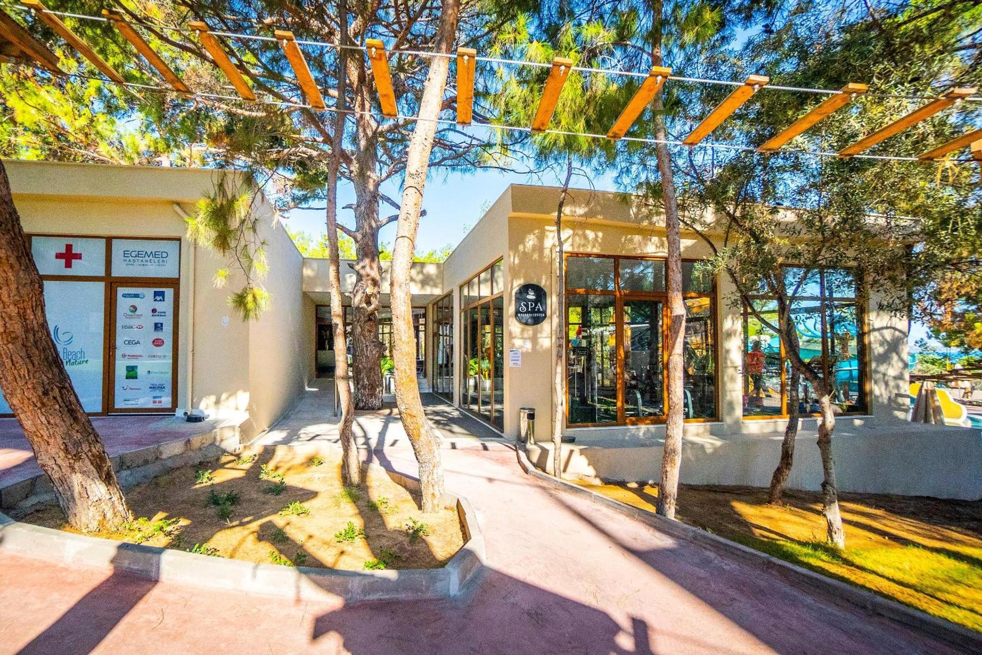 Long Beach Club Nature Акбюк Екстериор снимка
